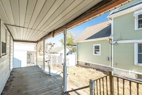 Exterior - 321 E 2nd St, El Paso, IL 61738 photo 6 of 11