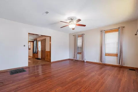 Living - 321 E 2nd St, El Paso, IL 61738 photo 1 of 5