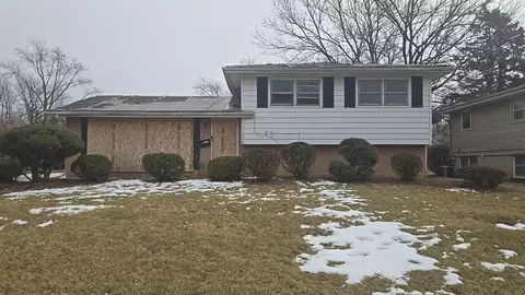 19011 Loretto Ln, Country Club Hills, IL 60478
