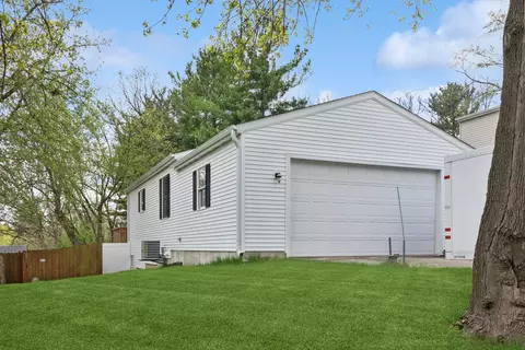 7509 Marblehead Rd, Wonder Lake, IL 60097
