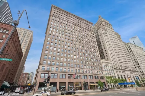330 S Michigan Ave #1807, Chicago, IL 60604