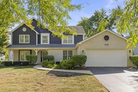1028 Whitewater Ln, Naperville, IL 60540