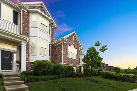 28 W063 Woodland Dr, Winfield, IL 60190