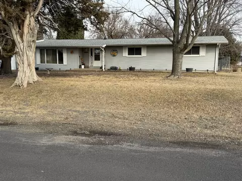 28355 Woodside Dr, Rock Falls, IL 61071