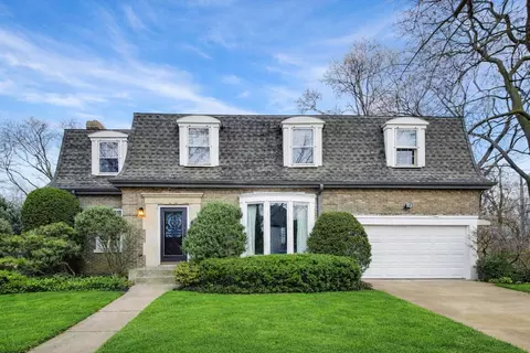 701 Elmore St, Park Ridge, IL 60068