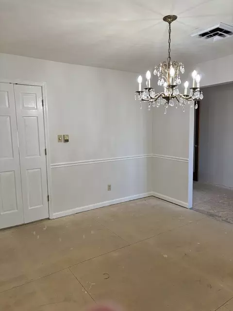 Dining - 707 E Boulevard St, Marion, IL 62959 photo 1 of 1