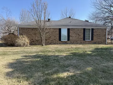 Exterior - 707 E Boulevard St, Marion, IL 62959 photo 2 of 11