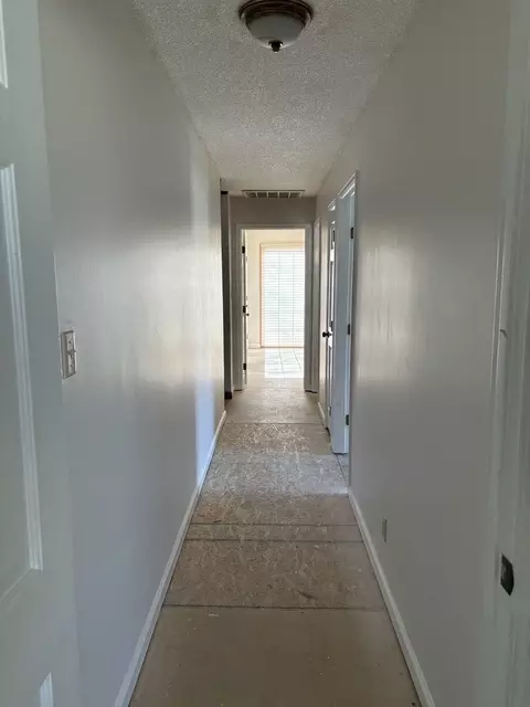 Entry Way - 707 E Boulevard St, Marion, IL 62959 photo 5 of 6
