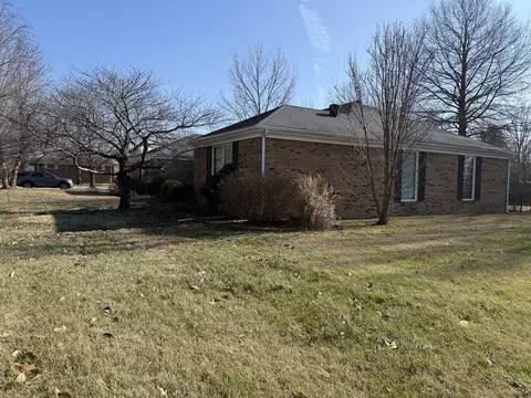 Exterior - 707 E Boulevard St, Marion, IL 62959 photo 11 of 11