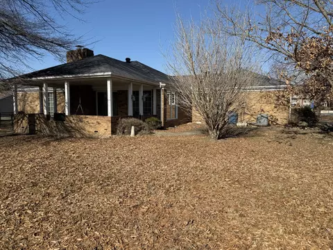 Exterior - 707 E Boulevard St, Marion, IL 62959 photo 6 of 11
