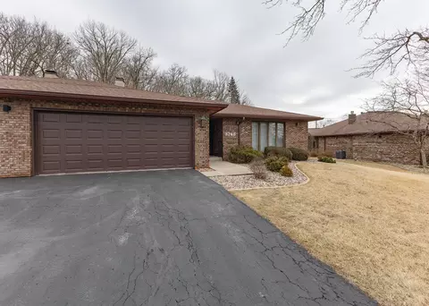 3748 53rd St, Moline, IL 61265