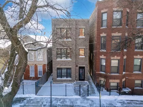 2821 W Jackson Ave, Chicago, IL 60612