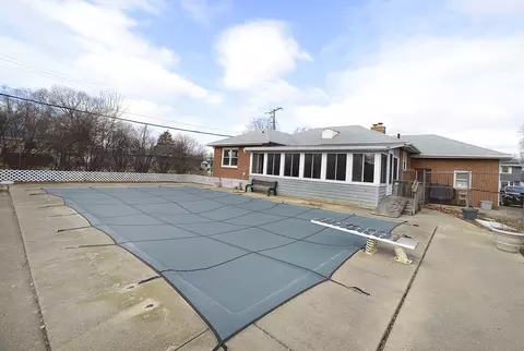 Exterior - 601 Arch St, Ottawa, IL 61350 photo 4 of 6