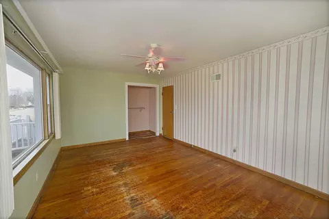 Living - 601 Arch St, Ottawa, IL 61350 photo 2 of 2