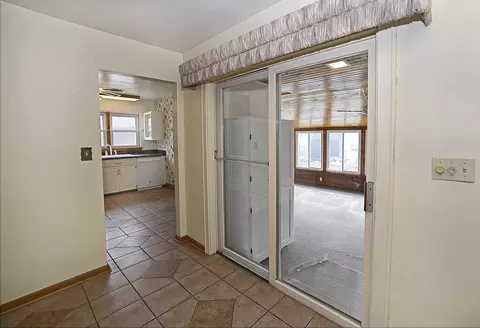 Entry Way - 601 Arch St, Ottawa, IL 61350 photo 1 of 1