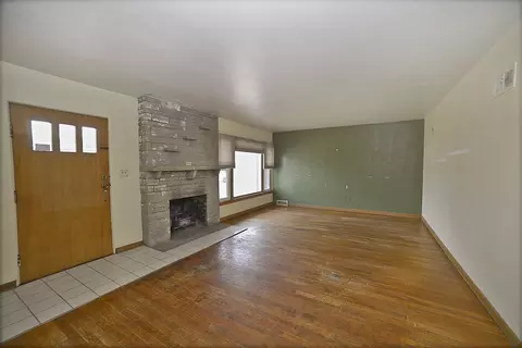 Living - 601 Arch St, Ottawa, IL 61350 photo 1 of 2