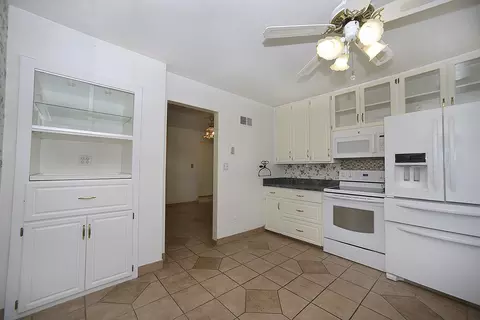 Kitchen - 601 Arch St, Ottawa, IL 61350 photo 1 of 2