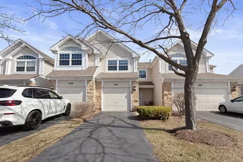 941 Mesa Dr, Lake In The Hills, IL 60156