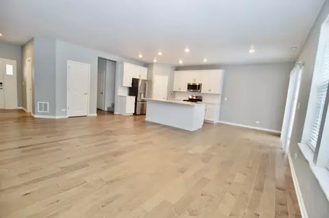 Living - 1029 Draper Rd, Mchenry, IL 60050 photo 2 of 2