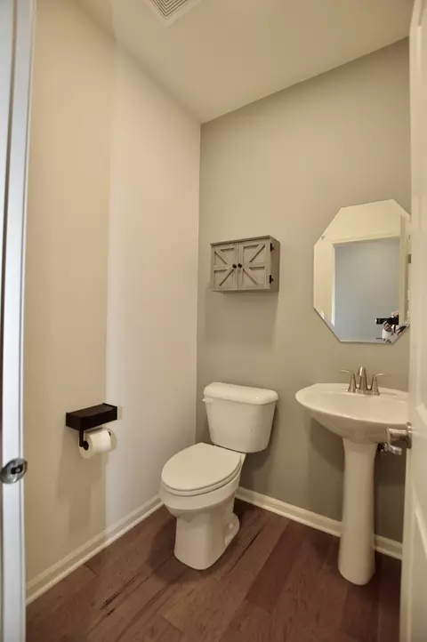 Bath - 1029 Draper Rd, Mchenry, IL 60050 photo 4 of 5