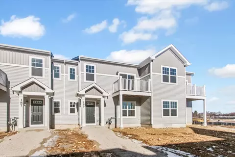 422 Comstock Rd, South Elgin, IL 60177