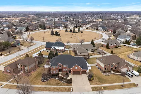 7832 Joliet Dr S, Tinley Park, IL 60477