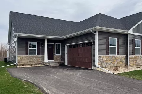 632 Anjali Ct #L, Sycamore, IL 60178