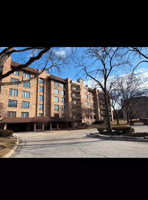 3860 Mission Hills Rd #417, Northbrook, IL 60062