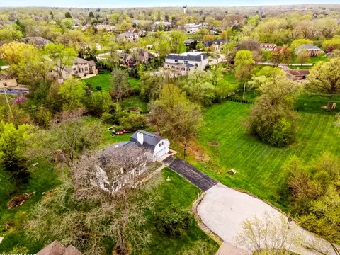 6420 Thurlow St, Willowbrook, IL 60527 photo 4