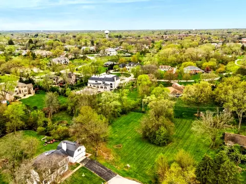 6420 Thurlow St, Willowbrook, IL 60527 photo 2