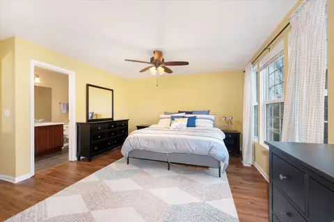 Bedroom - 240 Devoe Dr, Oswego, IL 60543 photo 2 of 5