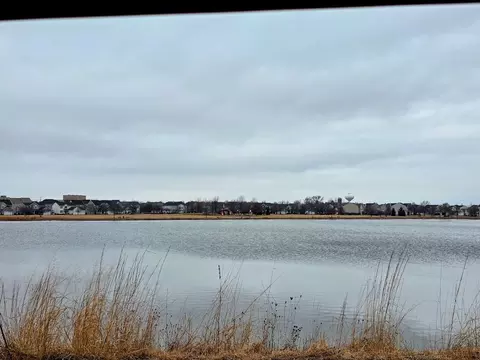 View/Area - 240 Devoe Dr, Oswego, IL 60543 photo 2 of 3