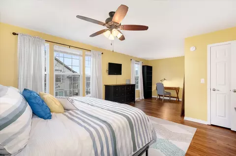 Bedroom - 240 Devoe Dr, Oswego, IL 60543 photo 3 of 5