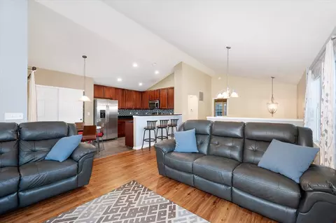 Entry Way - 240 Devoe Dr, Oswego, IL 60543 photo 2 of 3