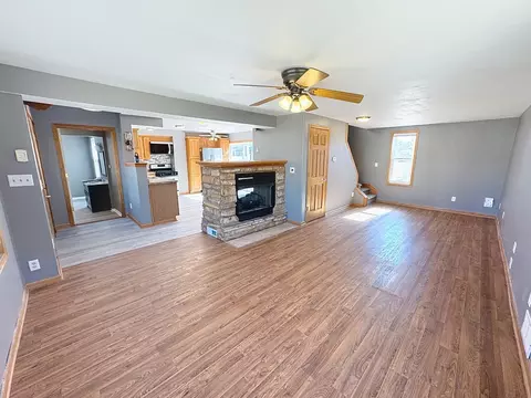 Living - 848 20th Ave, Moline, IL 61265 photo 3 of 6