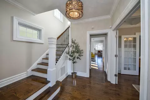 325 N Wright St, Naperville, IL 60540 photo 2