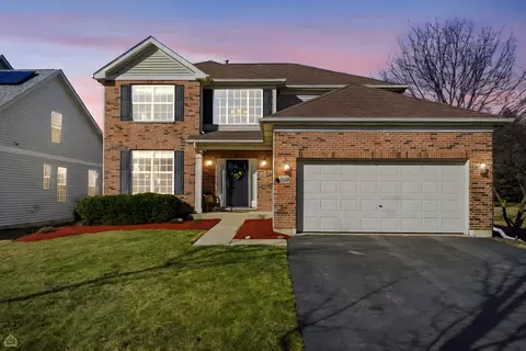 Exterior - 1190 Alpine Ln, Elgin, IL 60120 photo 2 of 16