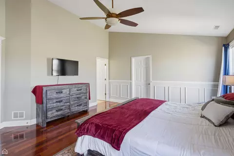 Bedroom - 1190 Alpine Ln, Elgin, IL 60120 photo 2 of 4
