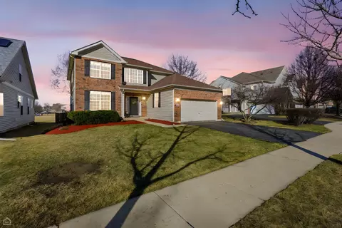 Exterior - 1190 Alpine Ln, Elgin, IL 60120 photo 9 of 16