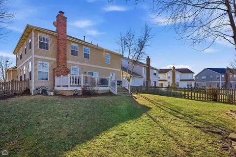 Exterior - 1190 Alpine Ln, Elgin, IL 60120 photo 3 of 16