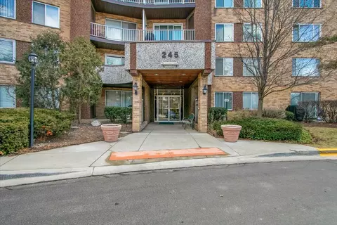 245 S Park Ln #321, Palatine, IL 60074