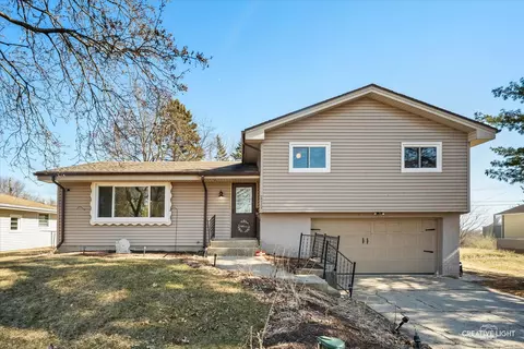 2212 Farris Ct, Rockford, IL 61108