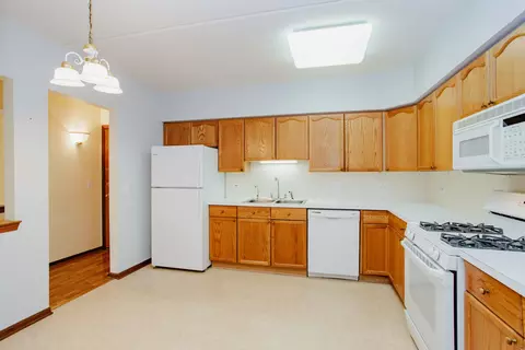 Kitchen - 1685 Mill St #409, Des Plaines, IL 60016 photo 3 of 3