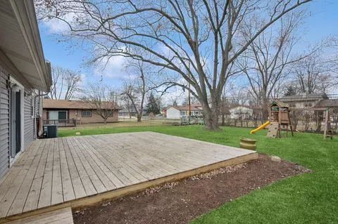 860 Olive St, Hoffman Estates, IL 60169 photo 18