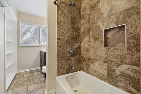 860 Olive St, Hoffman Estates, IL 60169 photo 11