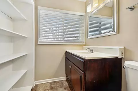 860 Olive St, Hoffman Estates, IL 60169 photo 12