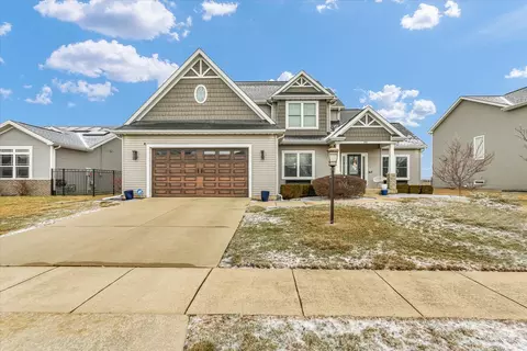 1010 Declaration Dr, Savoy, IL 61874