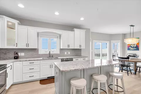 Kitchen - 1010 Declaration Dr, Savoy, IL 61874 photo 3 of 4