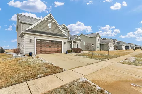 Exterior - 1010 Declaration Dr, Savoy, IL 61874 photo 2 of 7