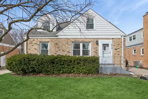512 N Elm St, Mount Prospect, IL 60056